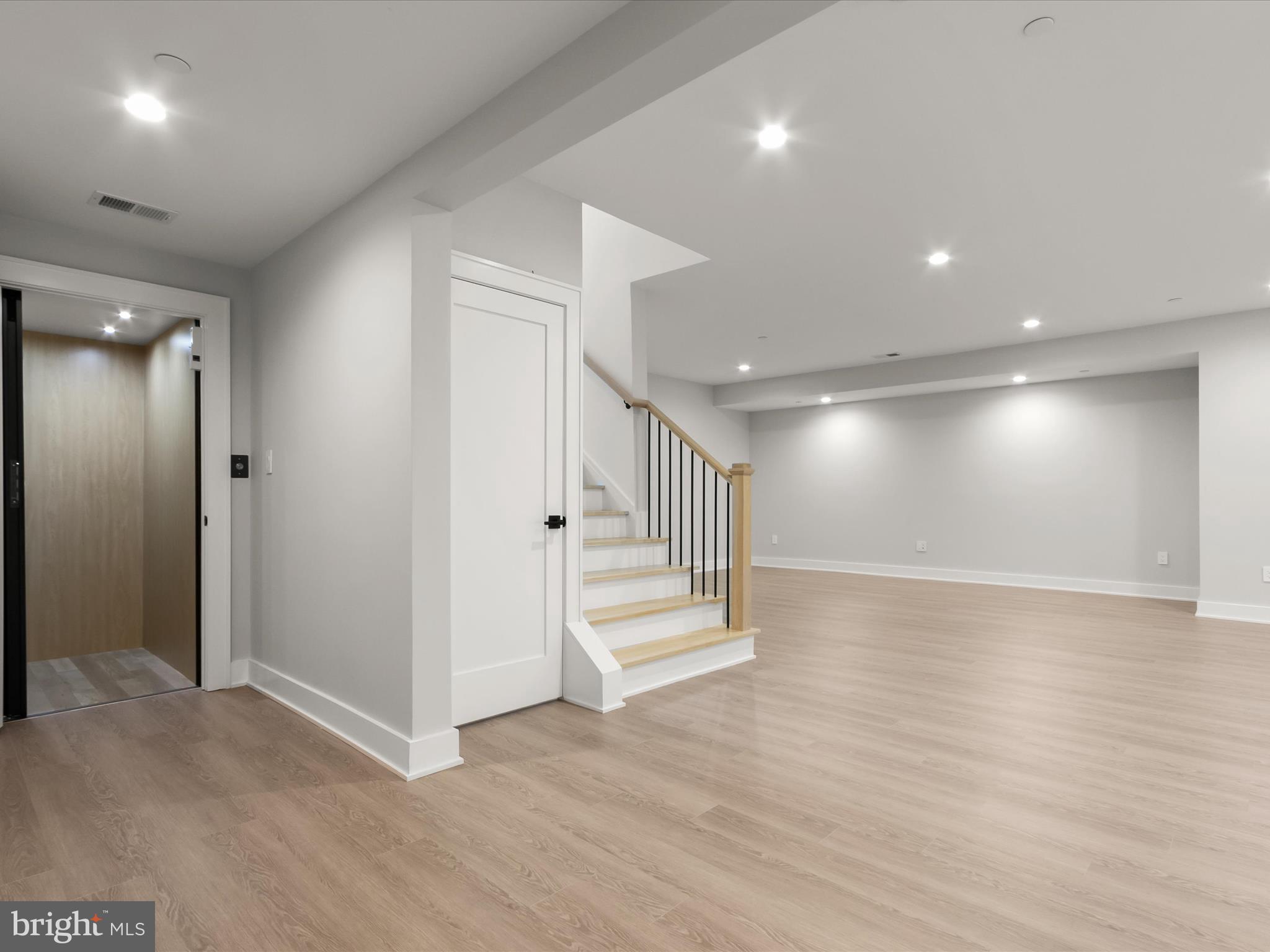 FAIRWAY HILLS - Residential