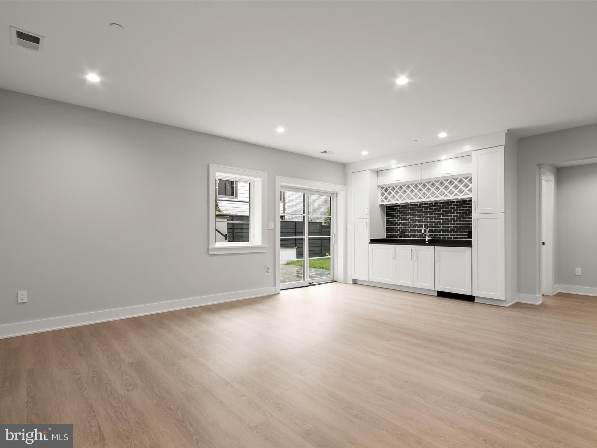 FAIRWAY HILLS - Residential