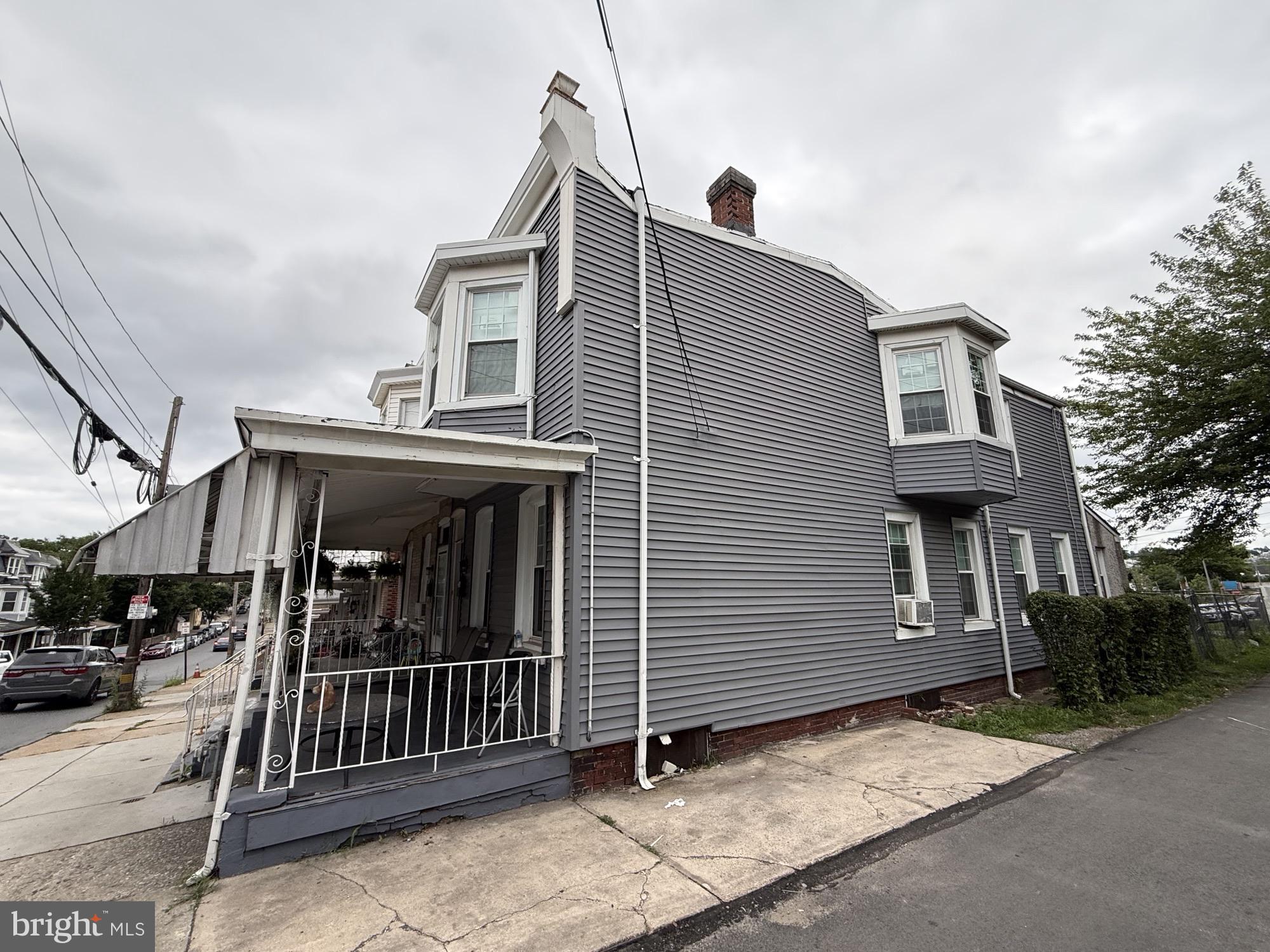 216 E MARSHALL STREET