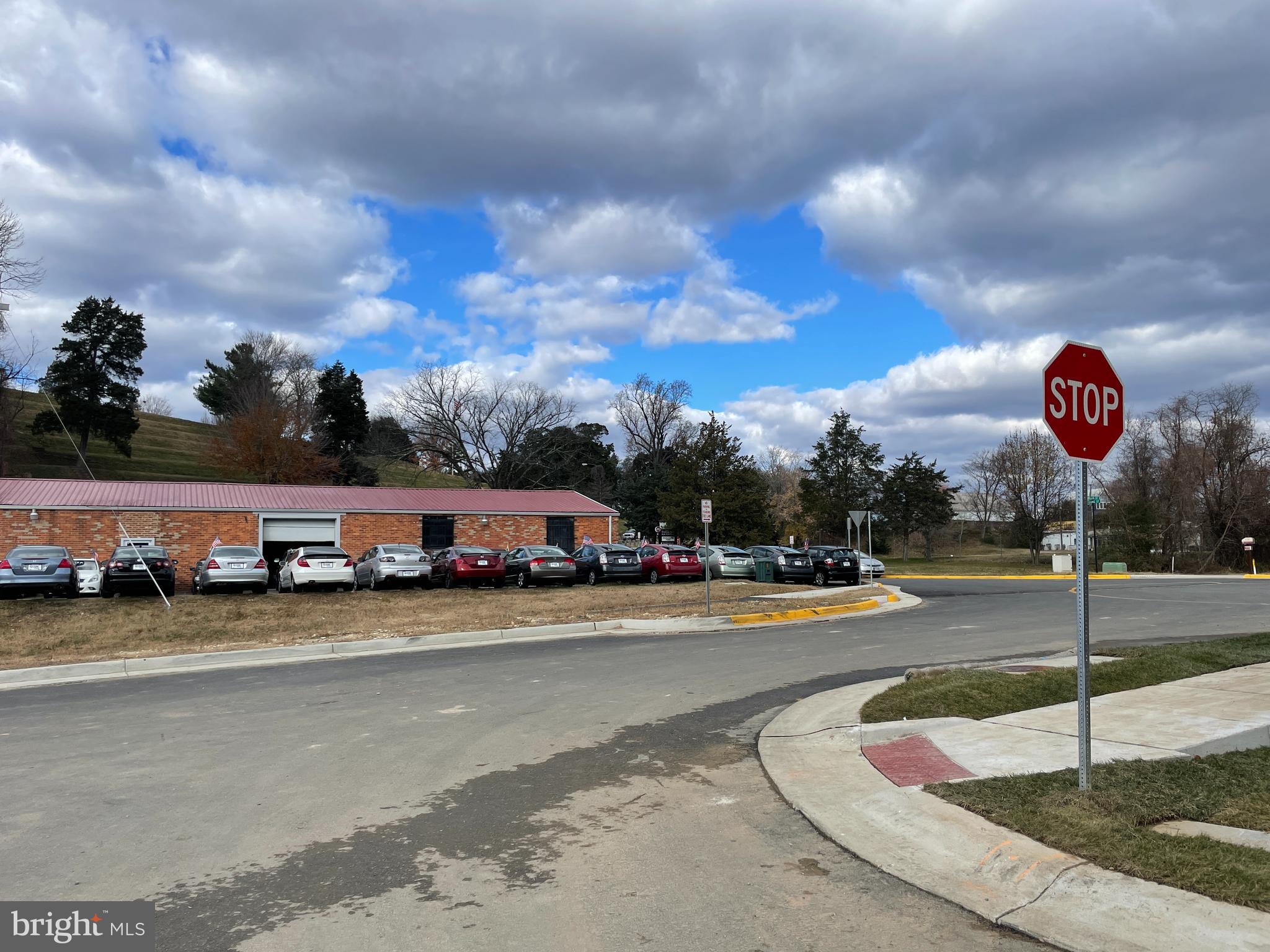 HIGHLANDER PARK - Residential Lease