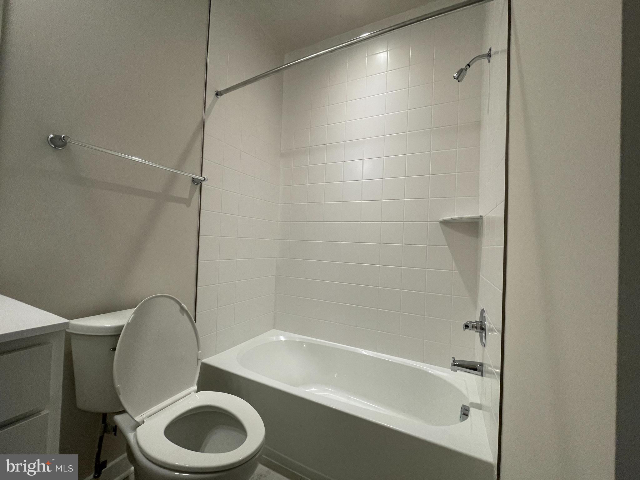 HIGHLANDER PARK - Residential Lease