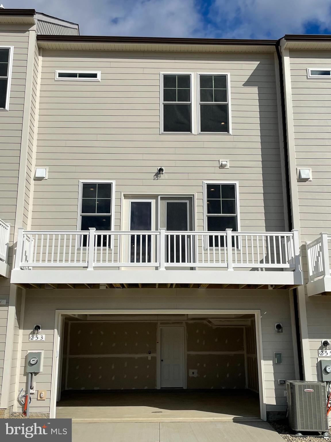 HIGHLANDER PARK - Residential Lease