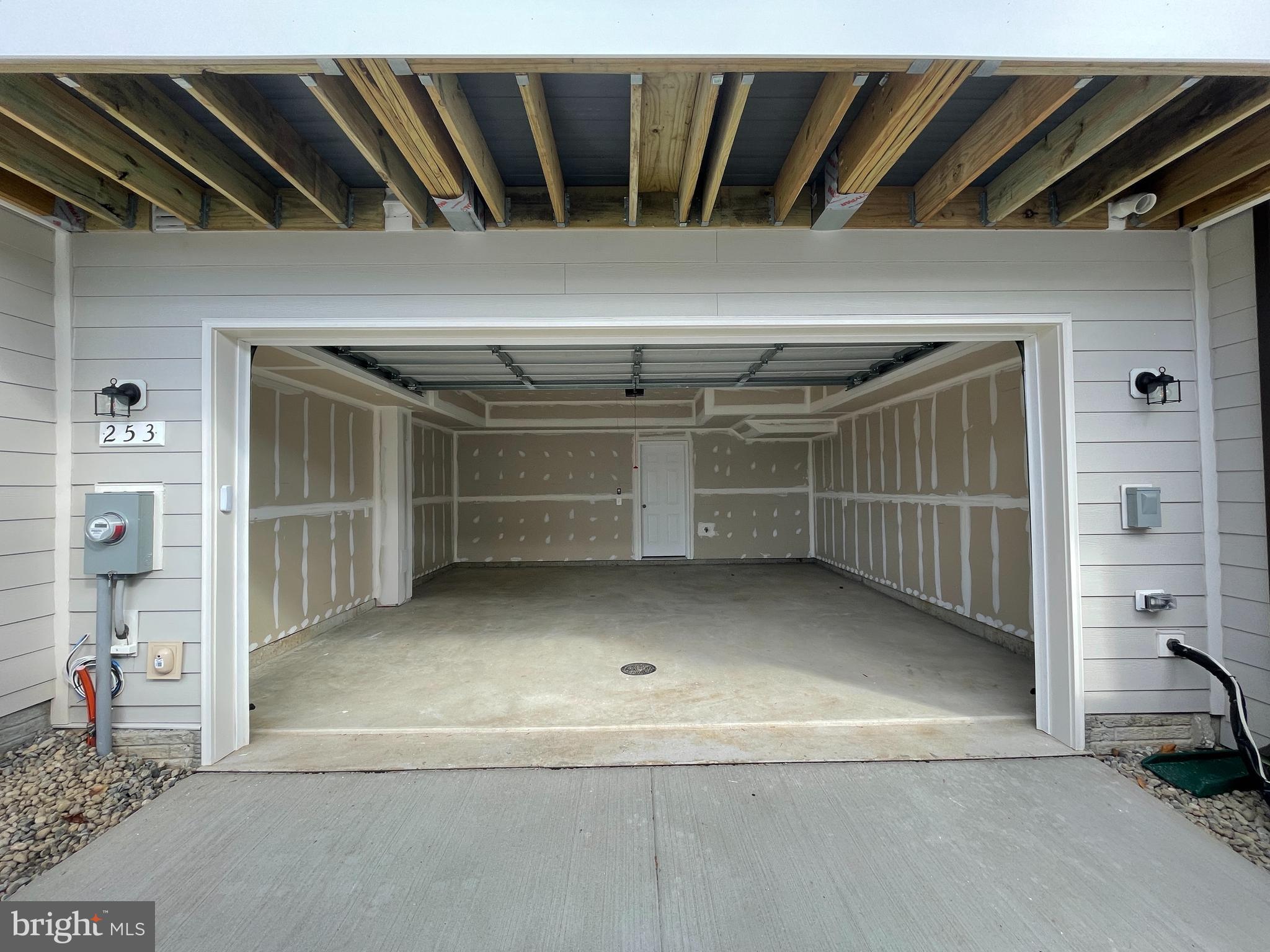 HIGHLANDER PARK - Residential Lease