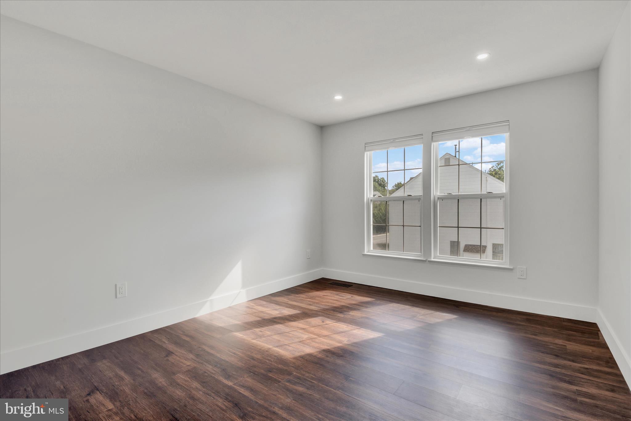 EDGEWOOD - Residential