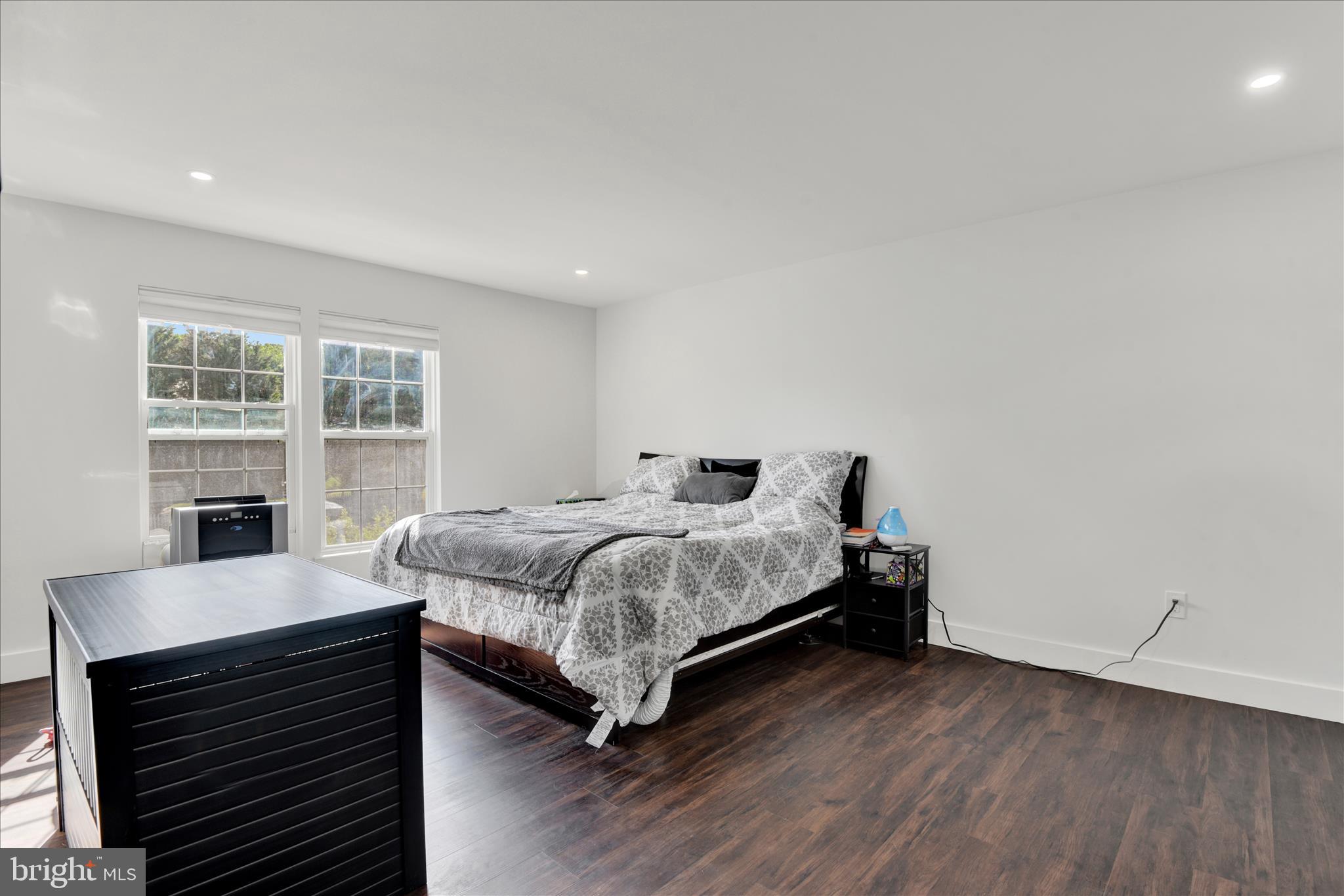 EDGEWOOD - Residential