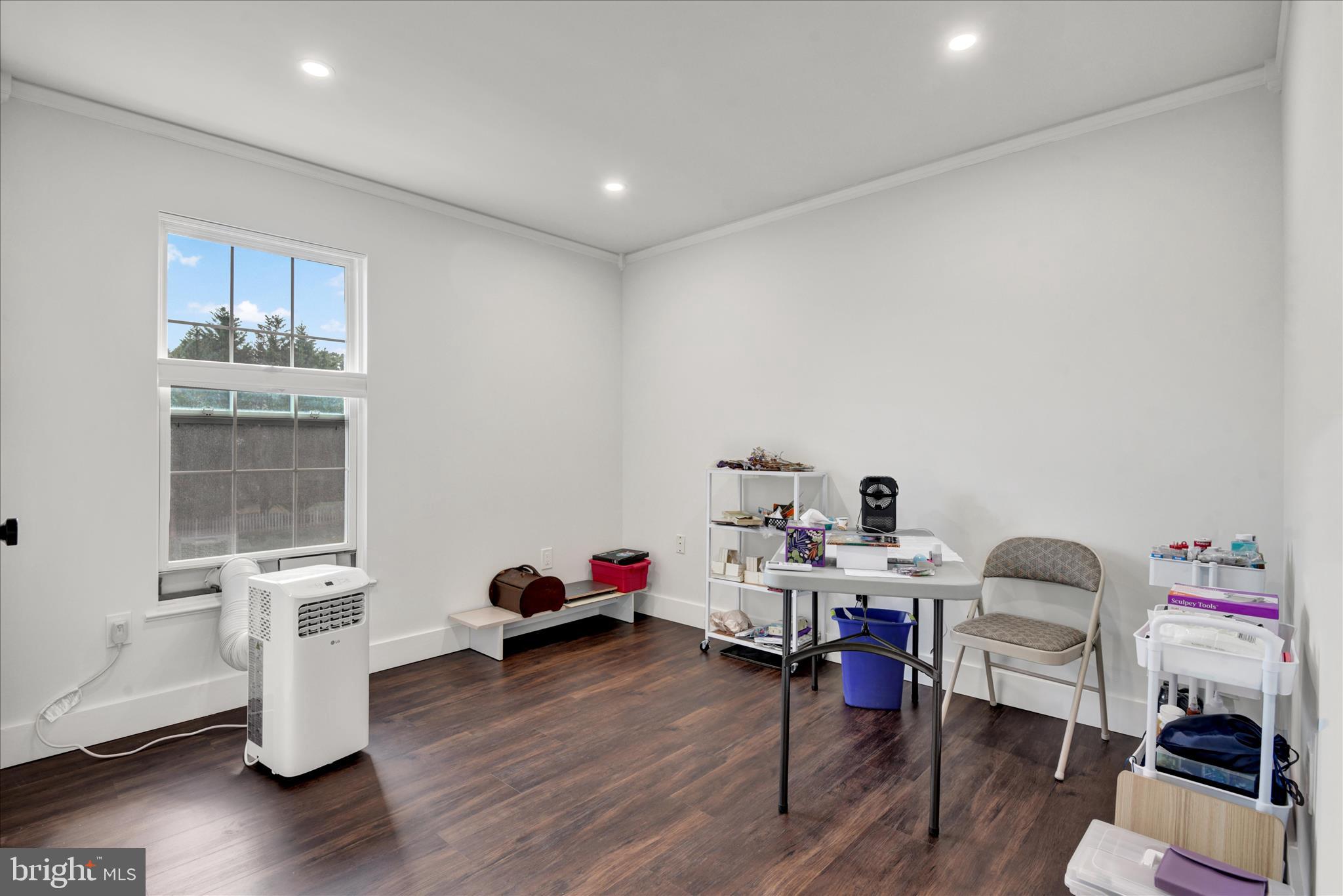 EDGEWOOD - Residential