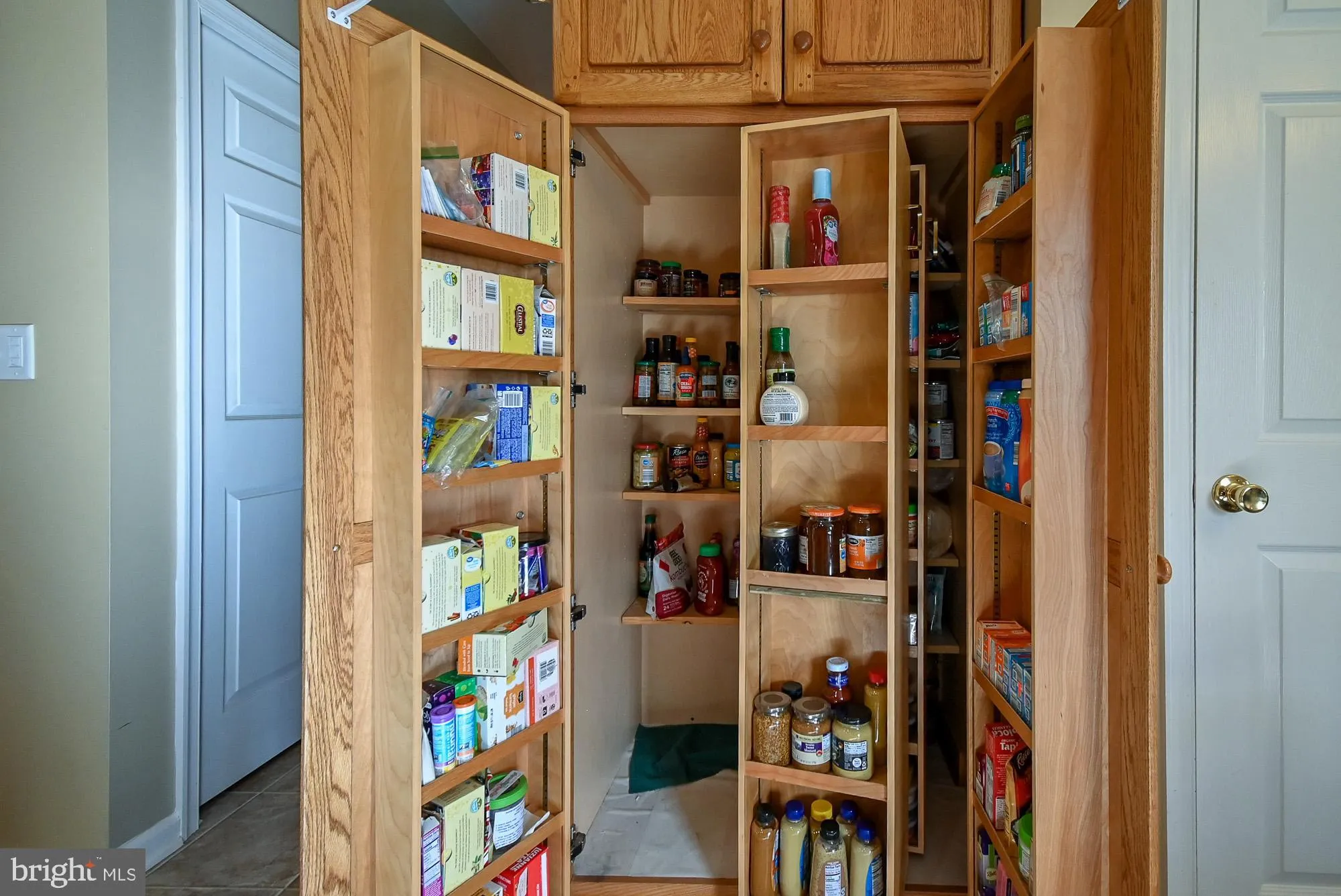 Martinsburg, West Virginia 25403, United States, 4 Bedrooms Bedrooms, ,4 BathroomsBathrooms,Residential,Coming Soon,237594