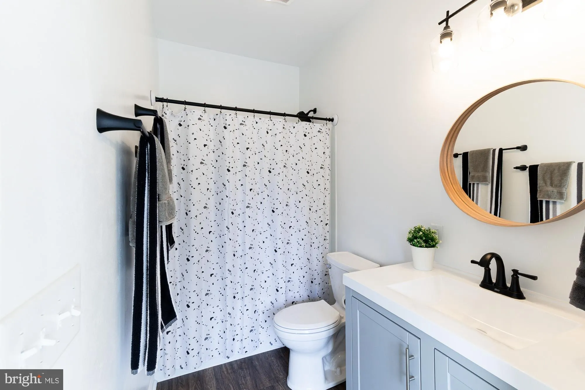 Martinsburg, West Virginia 25403, United States, 4 Bedrooms Bedrooms, ,4 BathroomsBathrooms,Residential,Coming Soon,237594