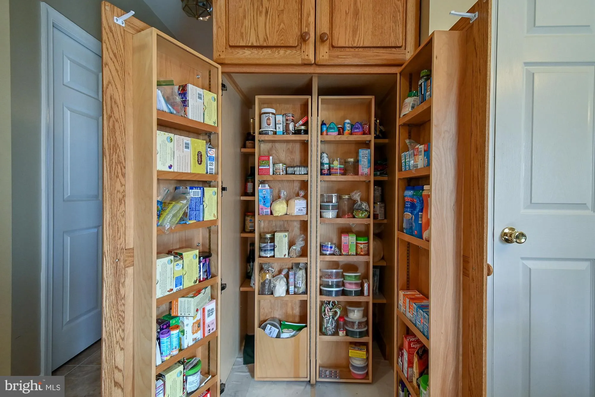 Martinsburg, West Virginia 25403, United States, 4 Bedrooms Bedrooms, ,4 BathroomsBathrooms,Residential,Coming Soon,237594