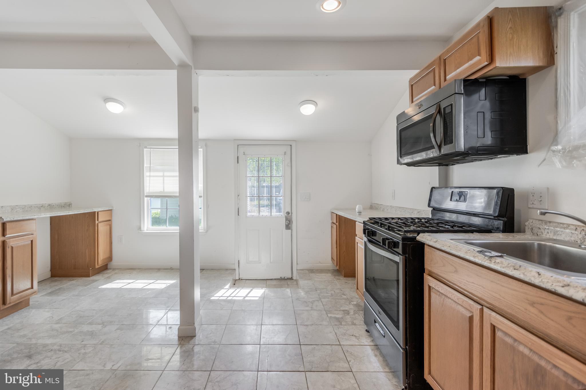 SANSBURY PARK - Residential