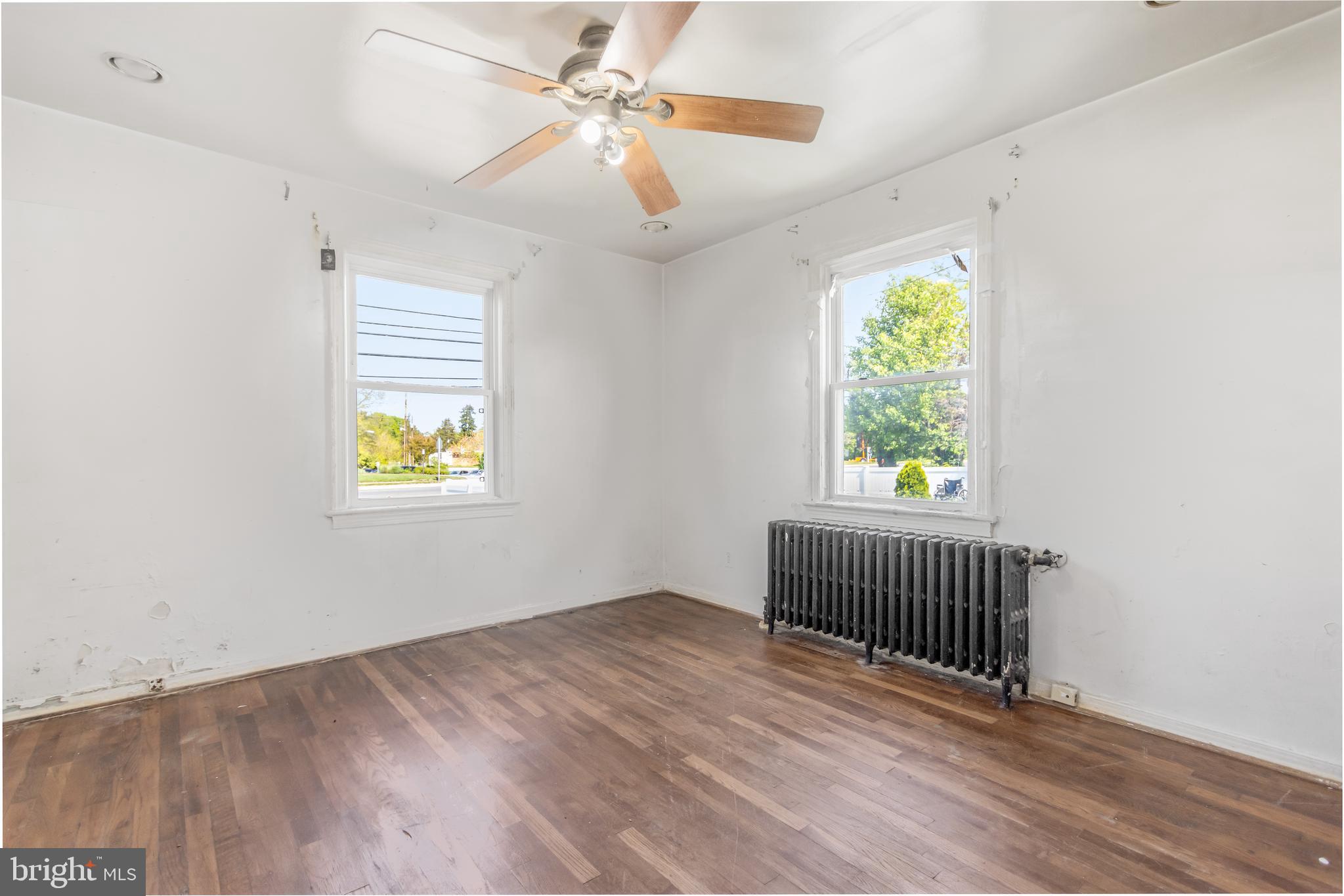 SANSBURY PARK - Residential