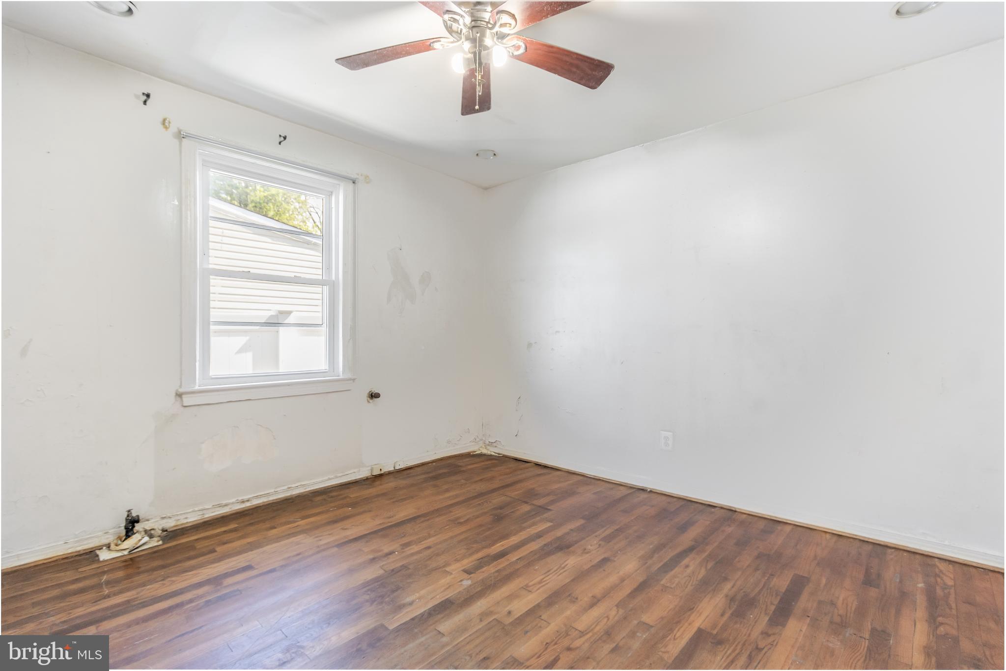 SANSBURY PARK - Residential