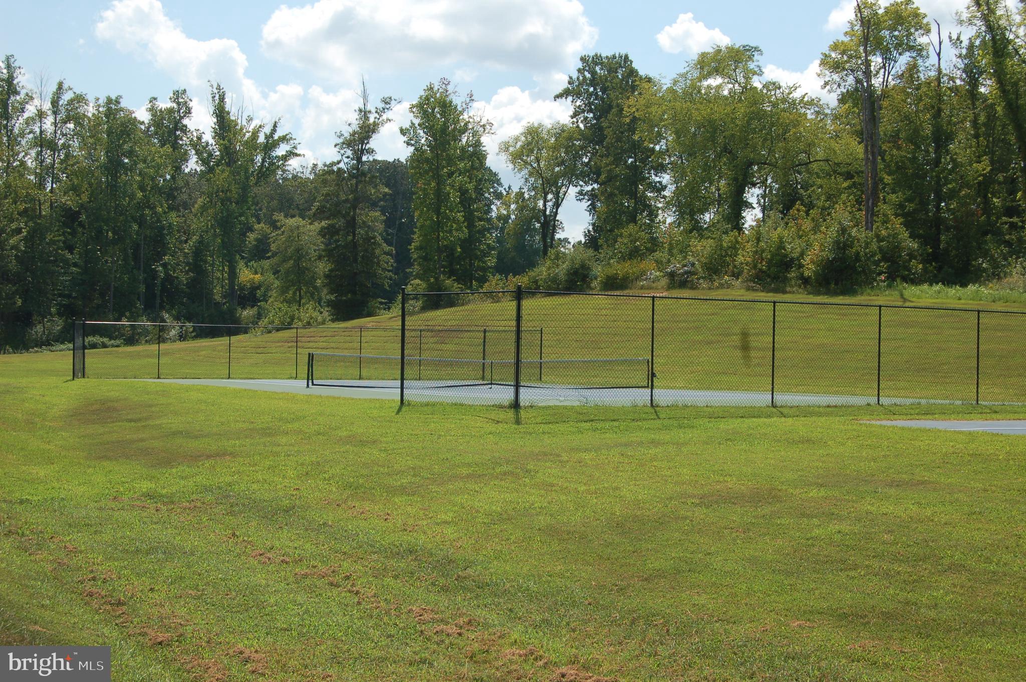 NOAH'S LANDING - Land