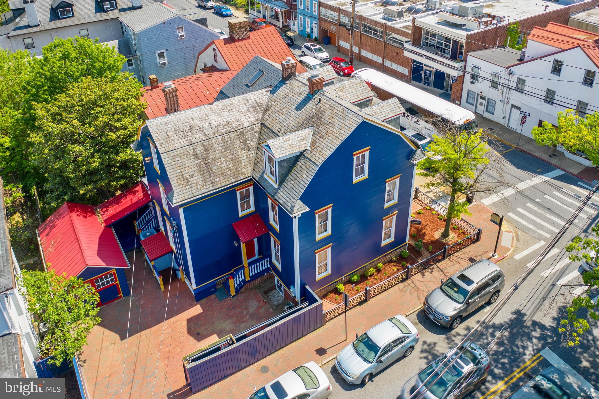 HISTORIC DISTRICT - Commercial Sale