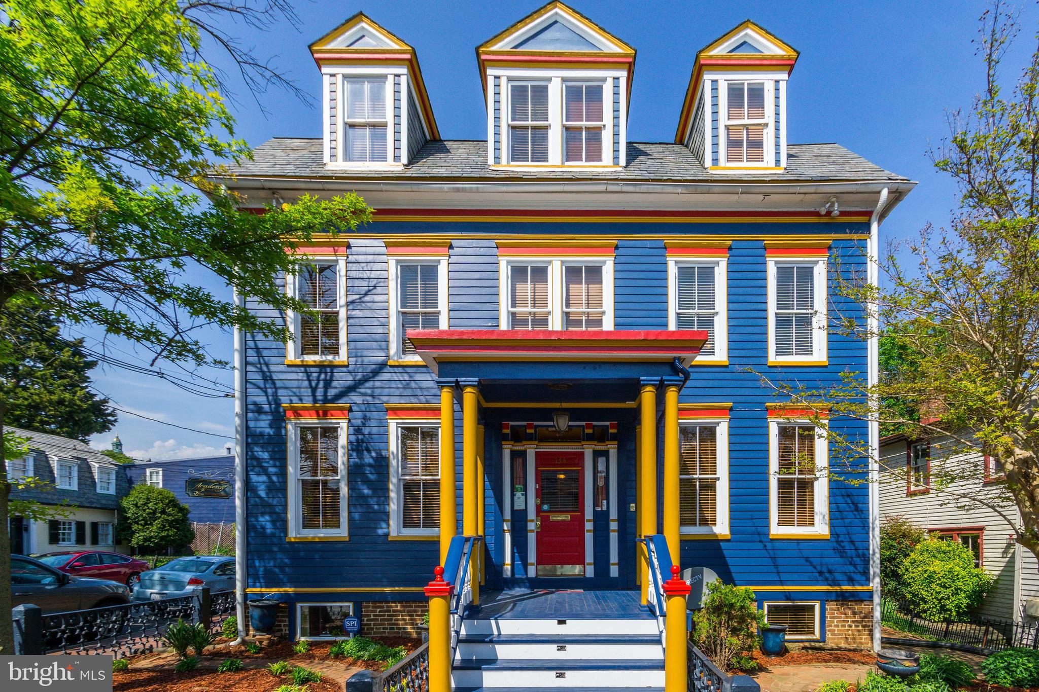 HISTORIC DISTRICT - Commercial Sale