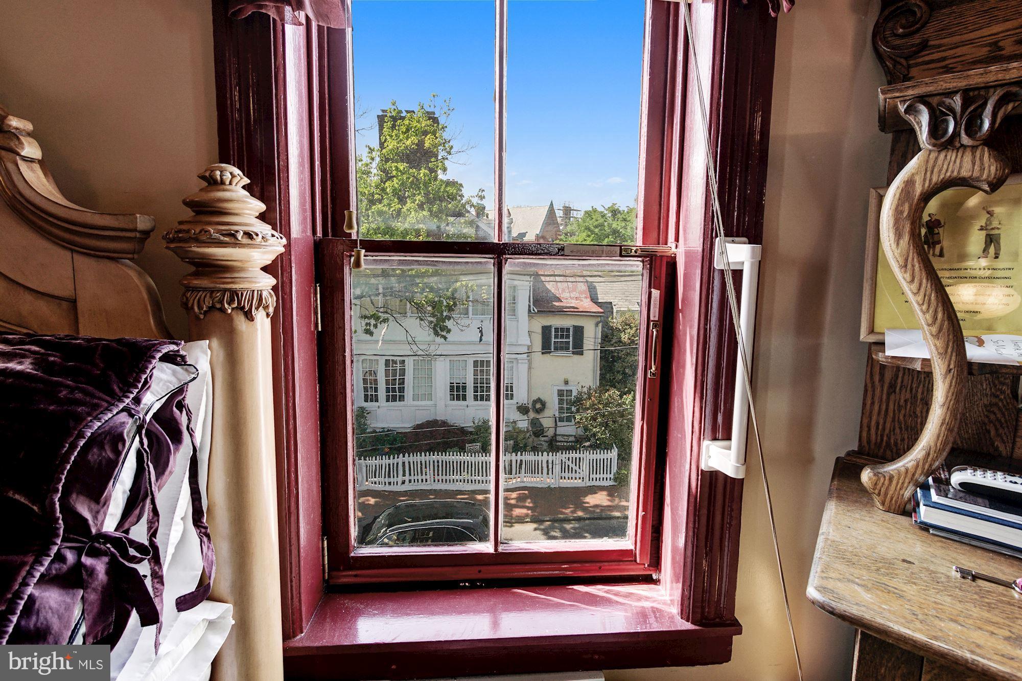 HISTORIC DISTRICT - Commercial Sale