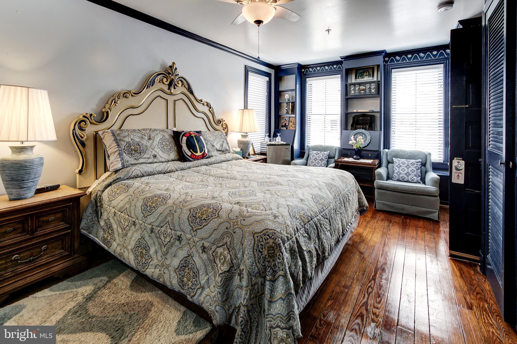 HISTORIC DISTRICT - Commercial Sale