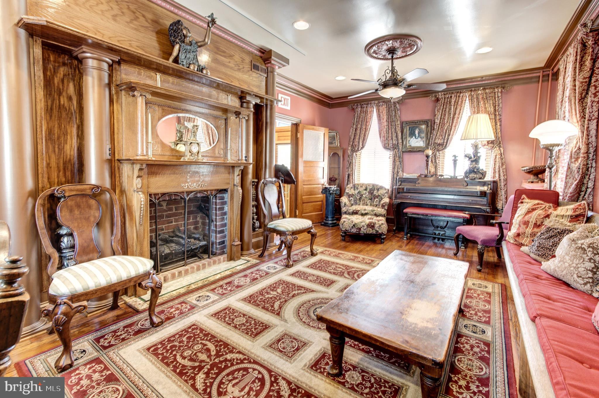 HISTORIC DISTRICT - Commercial Sale