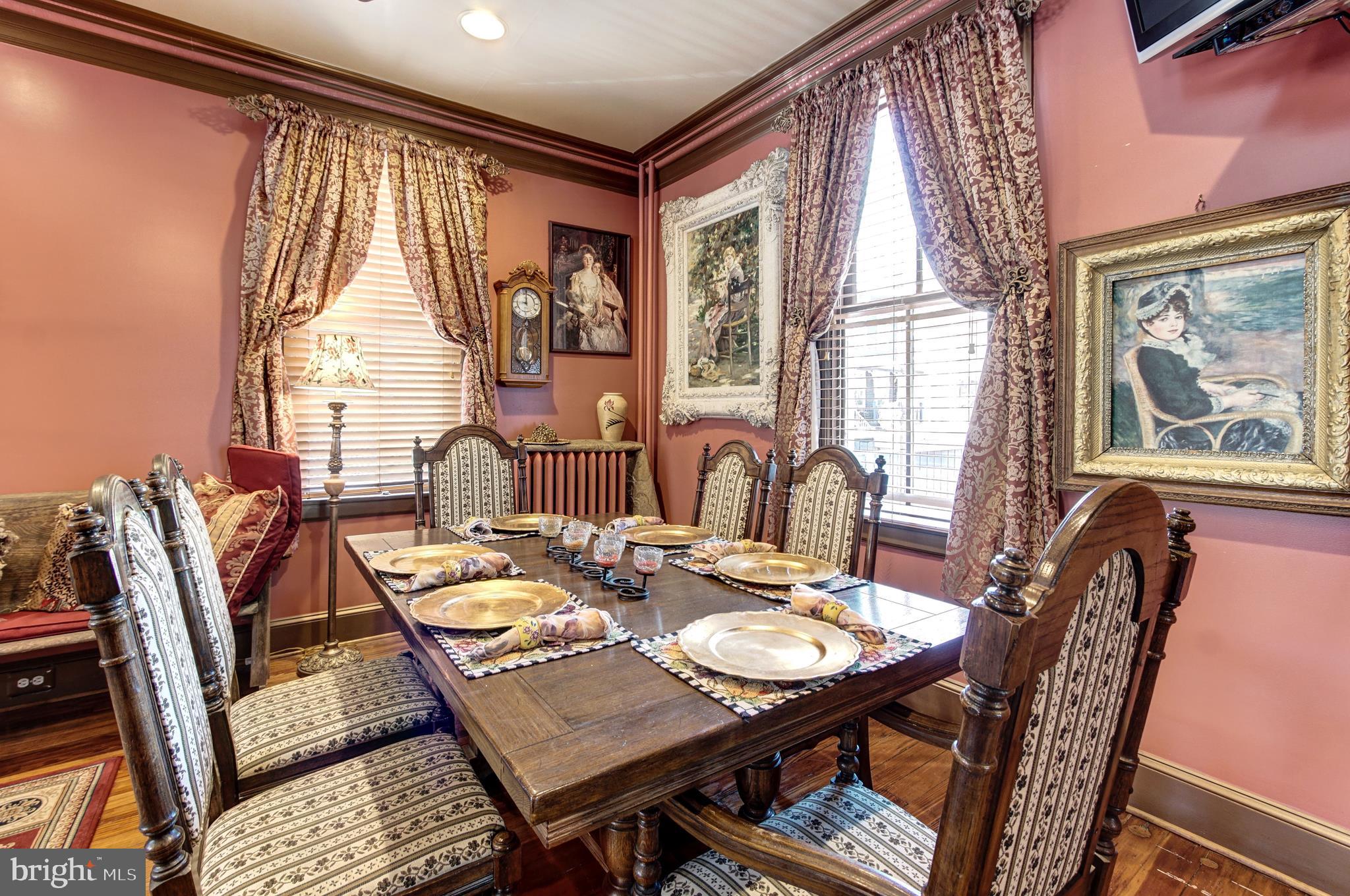 HISTORIC DISTRICT - Commercial Sale