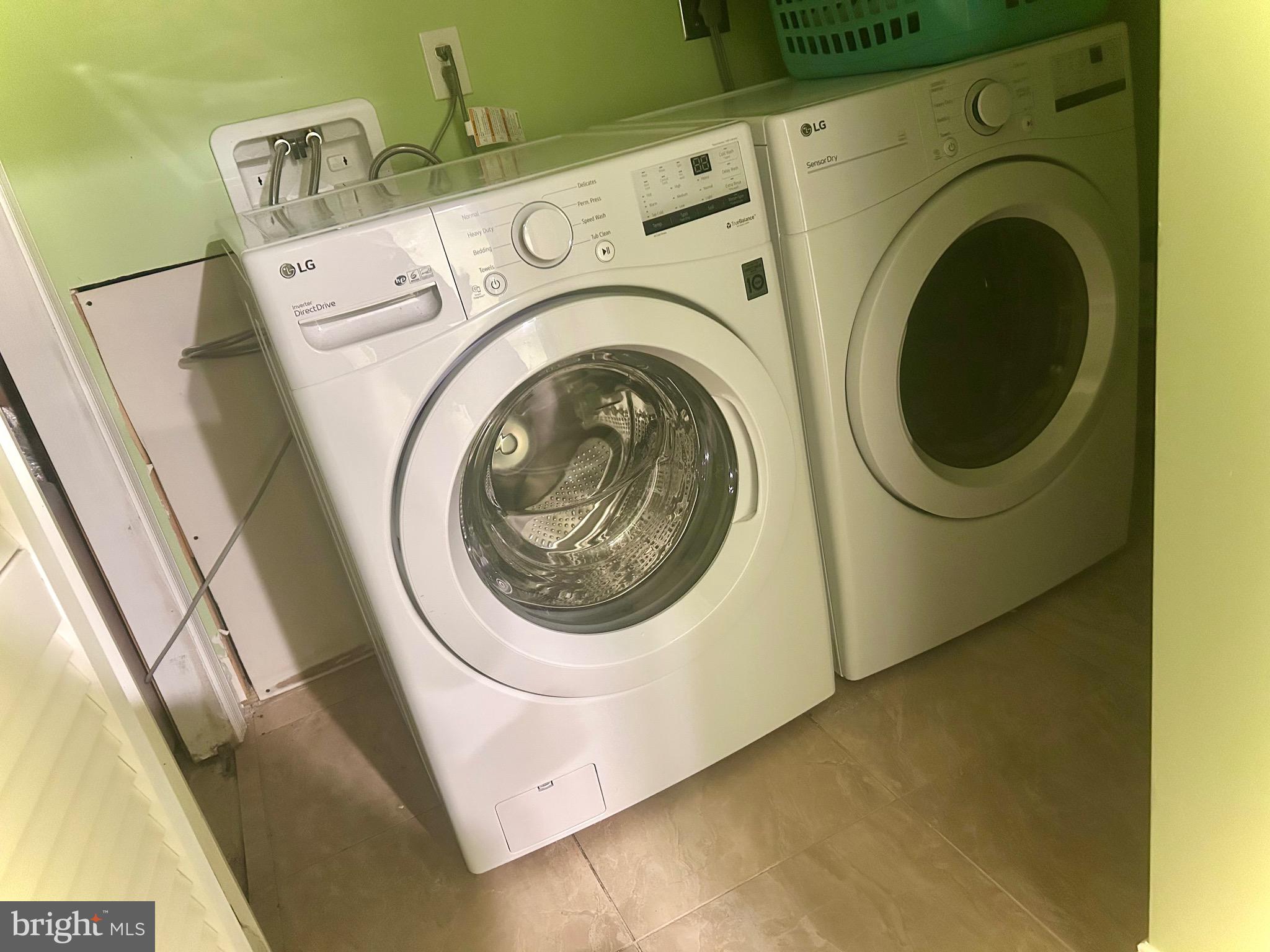 ULMSTEAD GARDENS - Residential