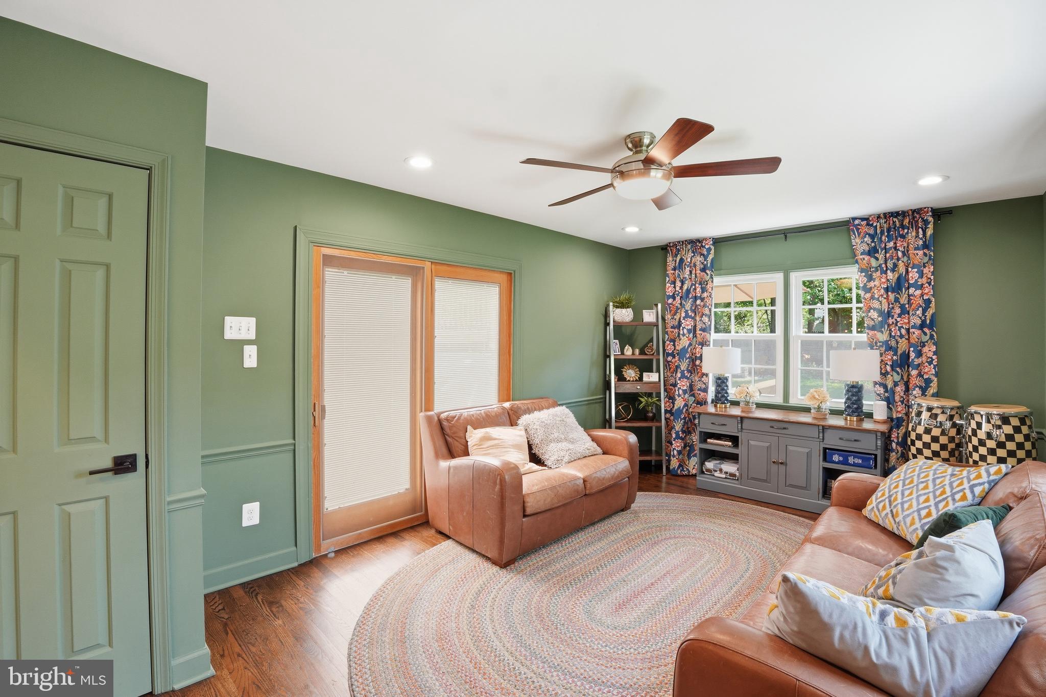 WALNUT HILL - Residential