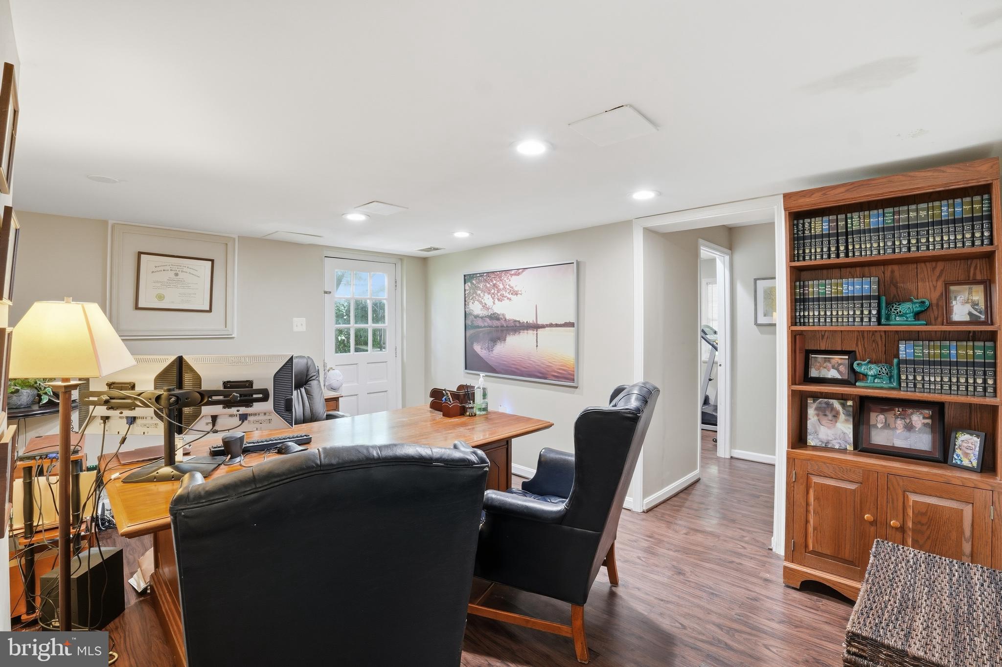 WALNUT HILL - Residential