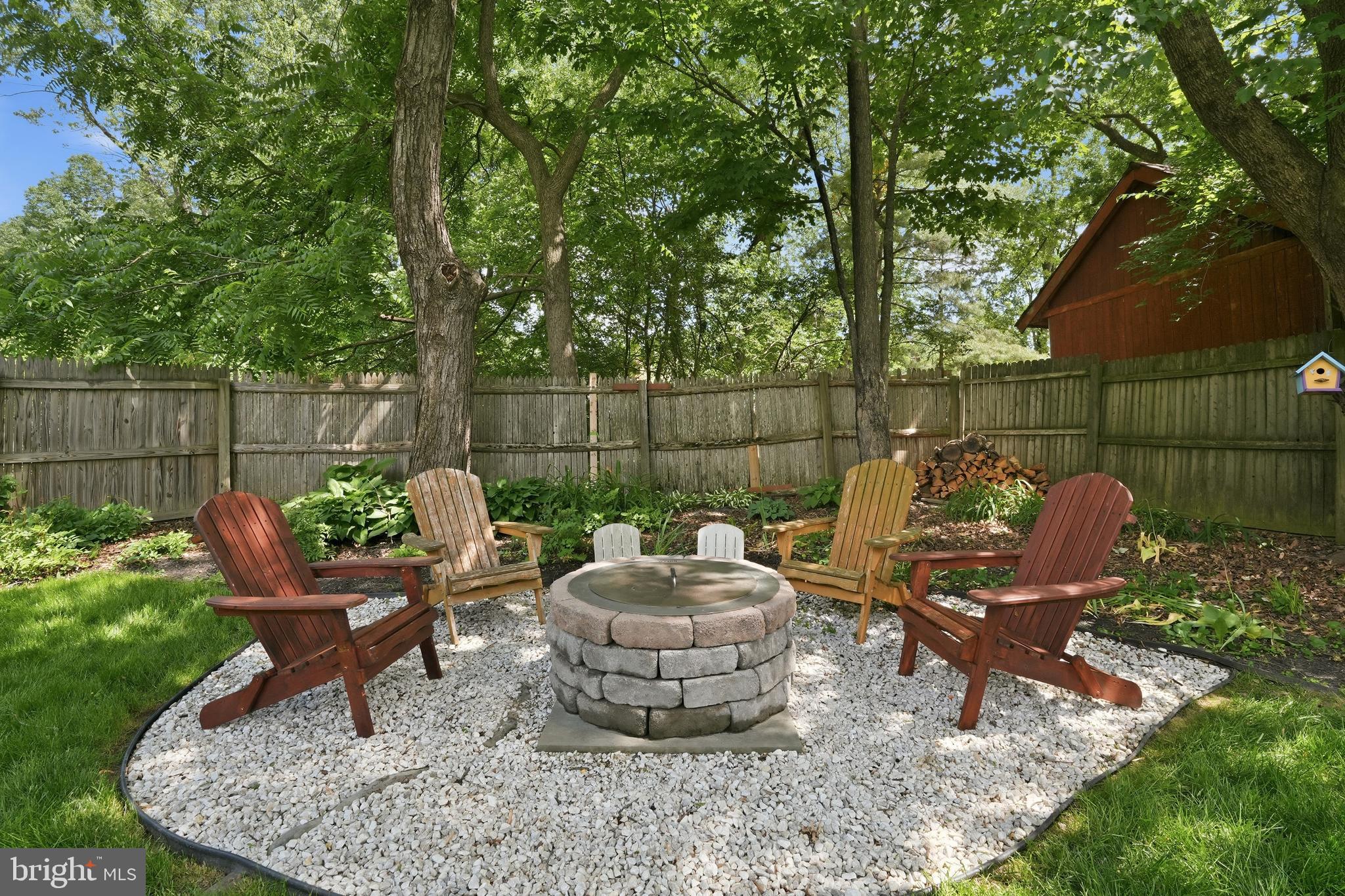 WALNUT HILL - Residential