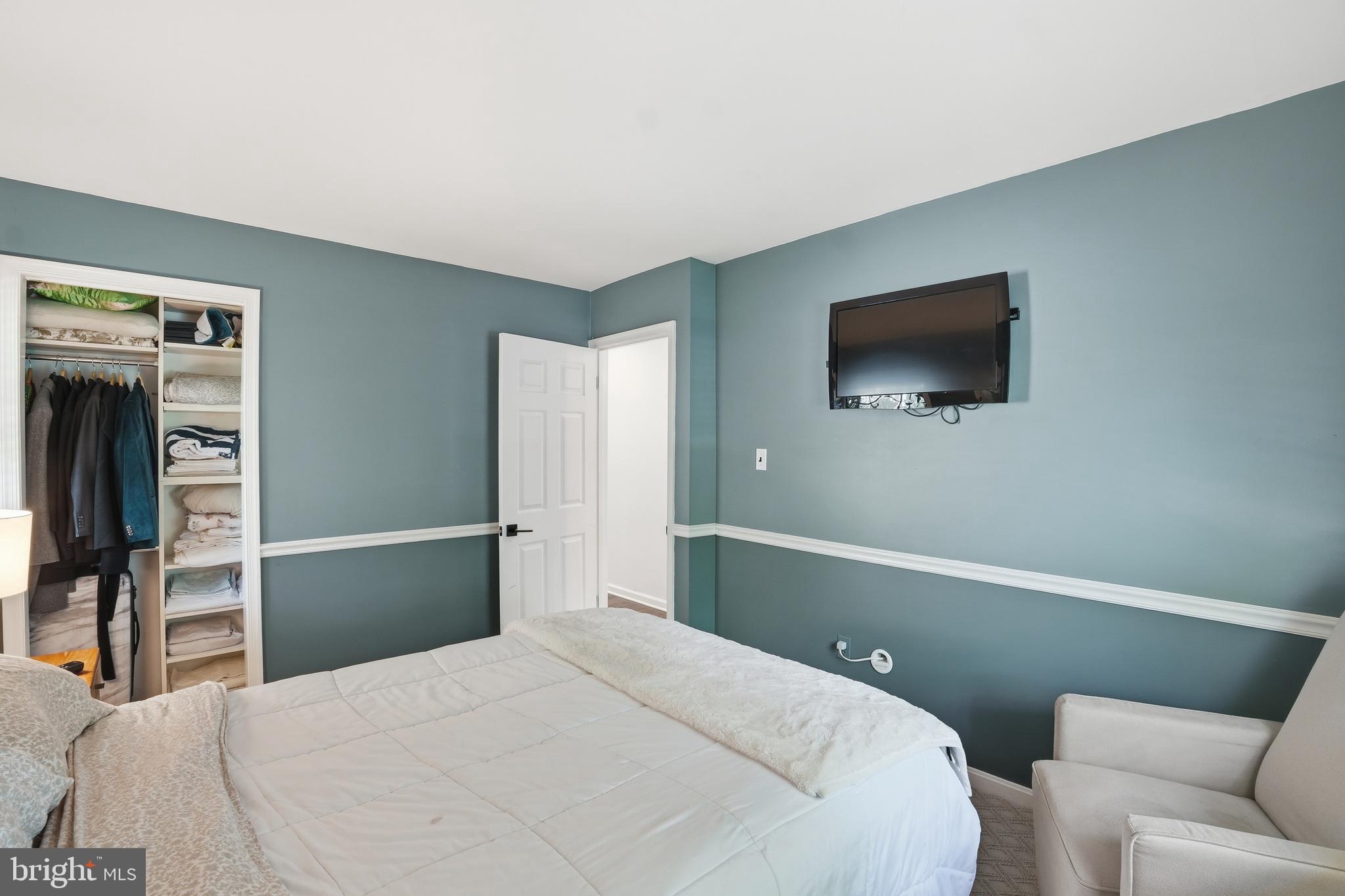 WALNUT HILL - Residential