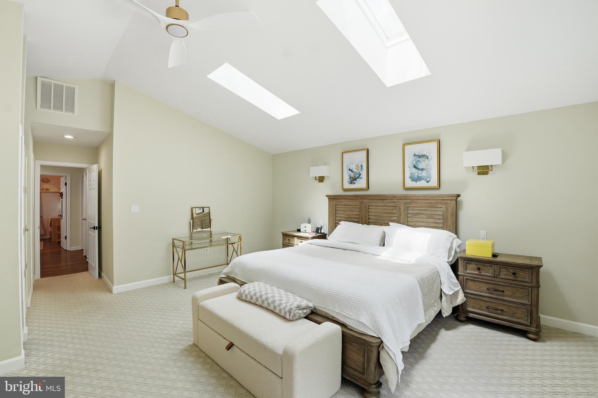 WALNUT HILL - Residential