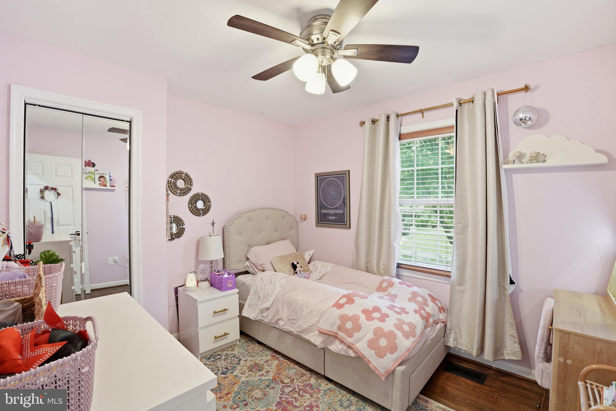 WALNUT HILL - Residential