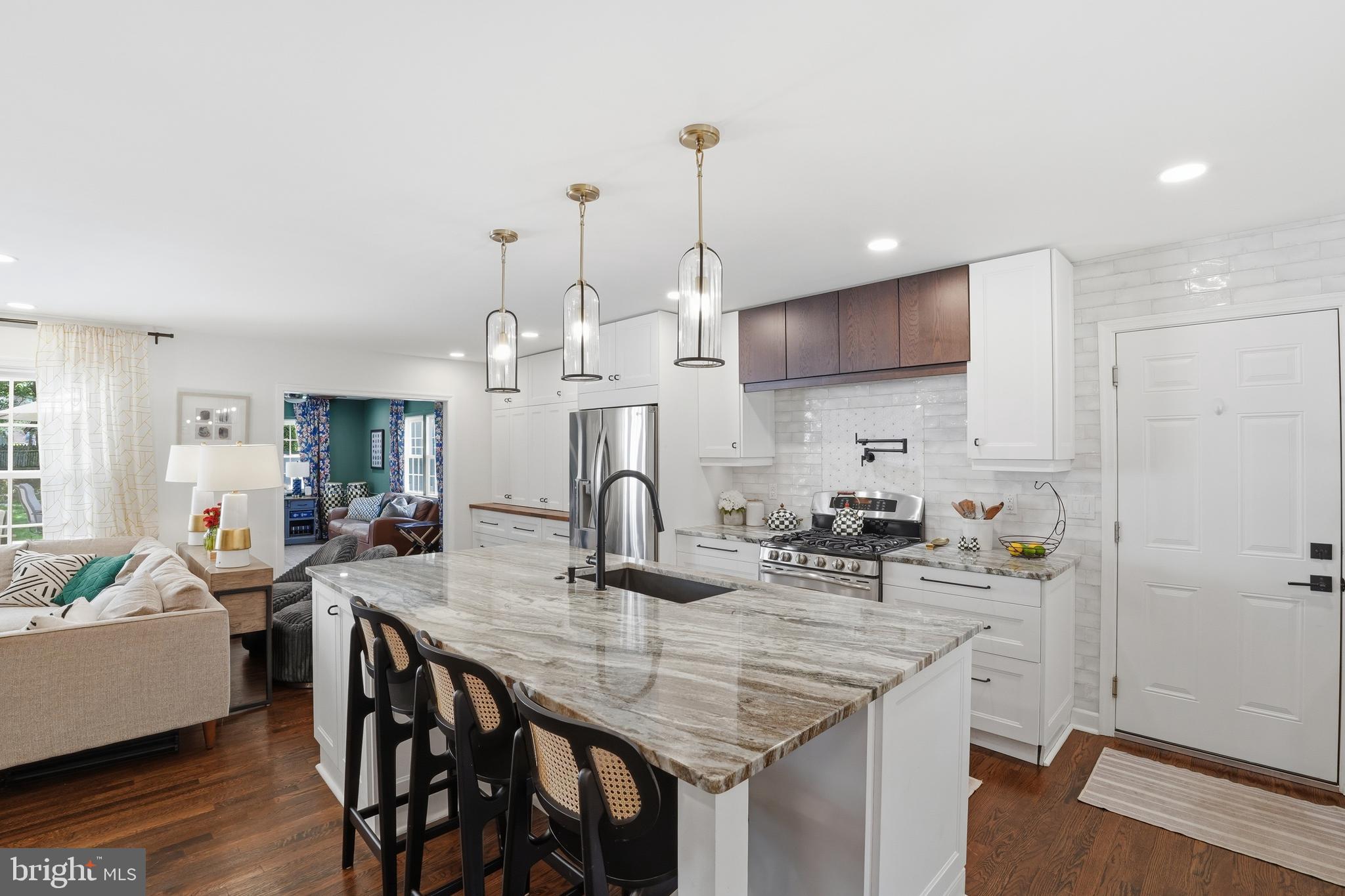 WALNUT HILL - Residential