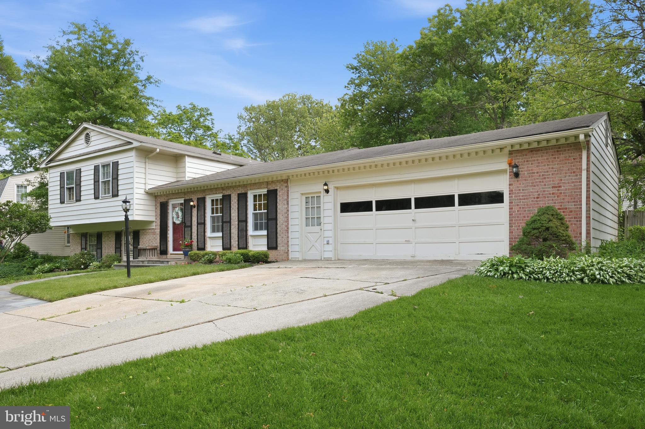 WALNUT HILL - Residential