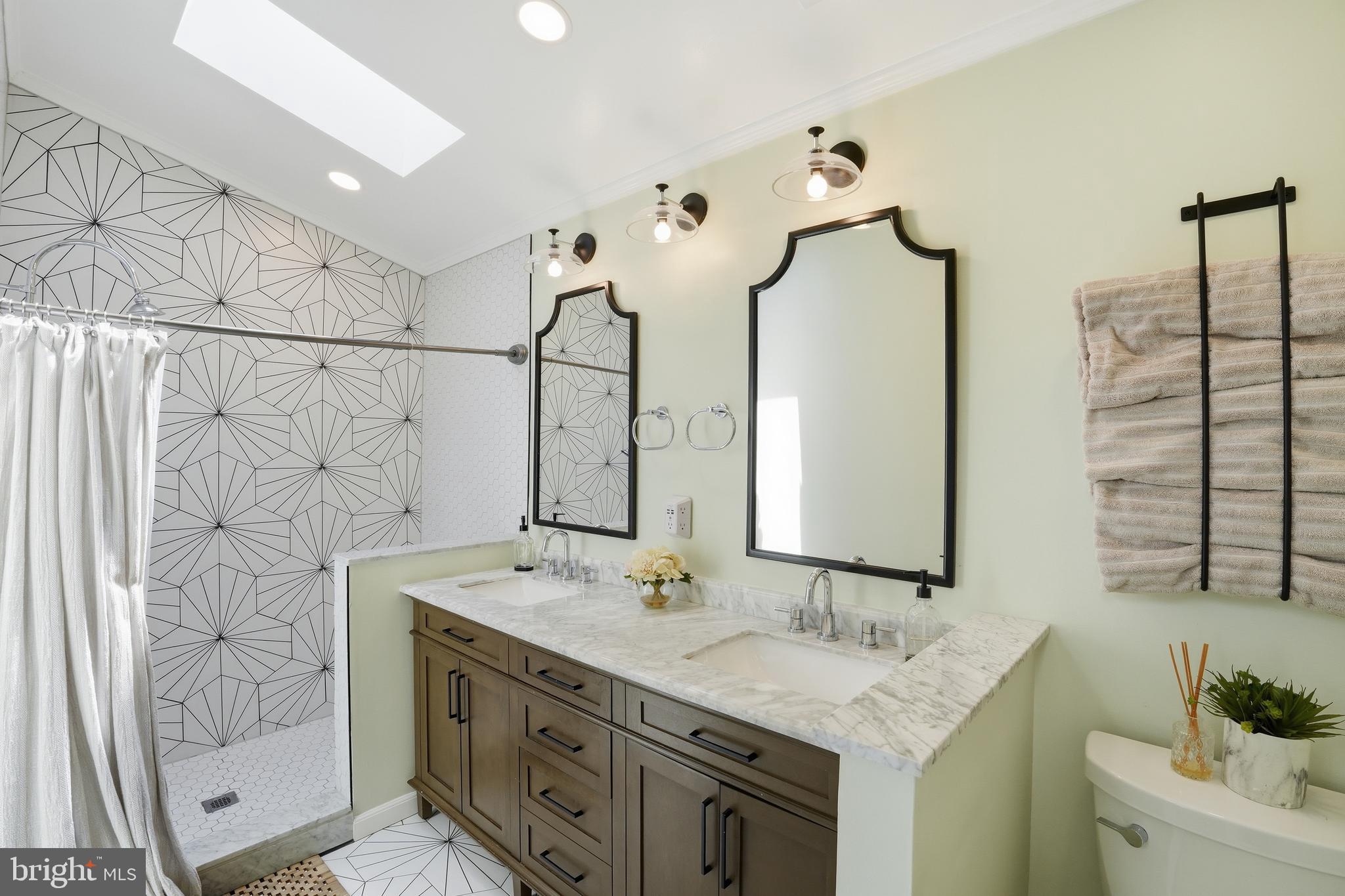 WALNUT HILL - Residential