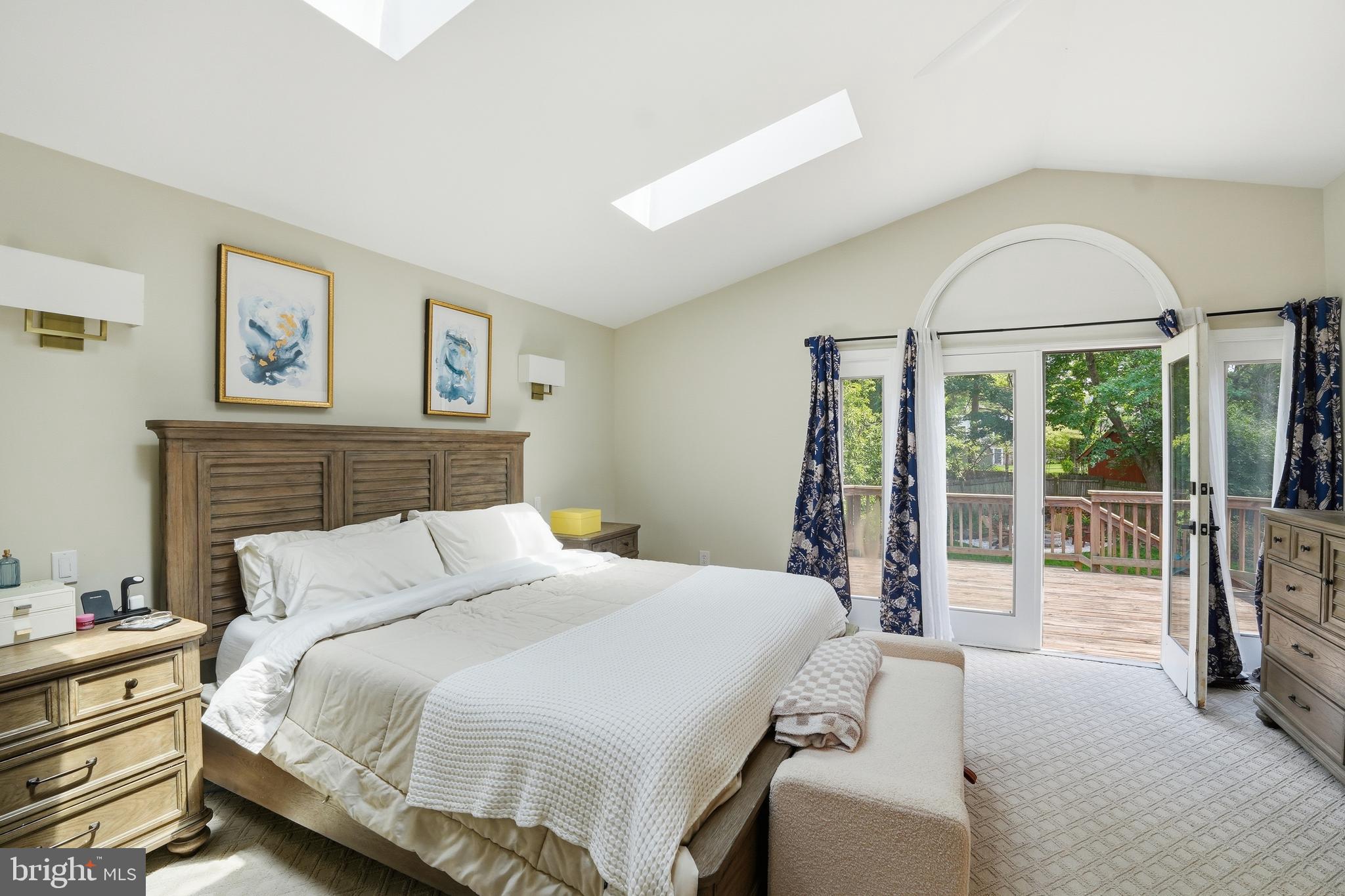 WALNUT HILL - Residential