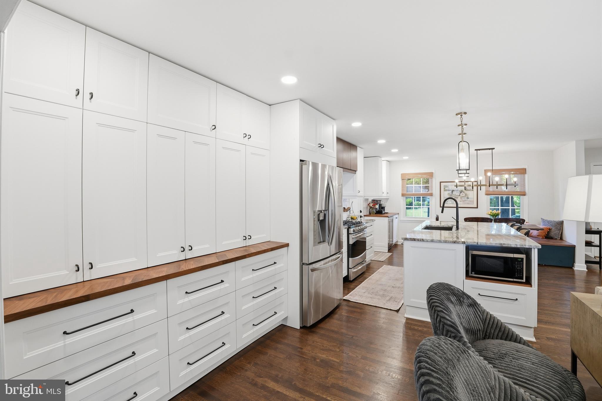 WALNUT HILL - Residential