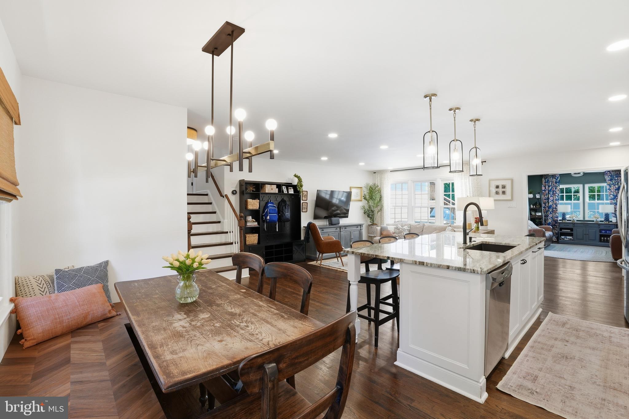 WALNUT HILL - Residential
