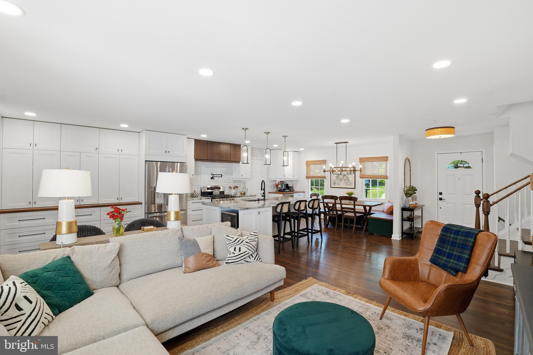 WALNUT HILL - Residential