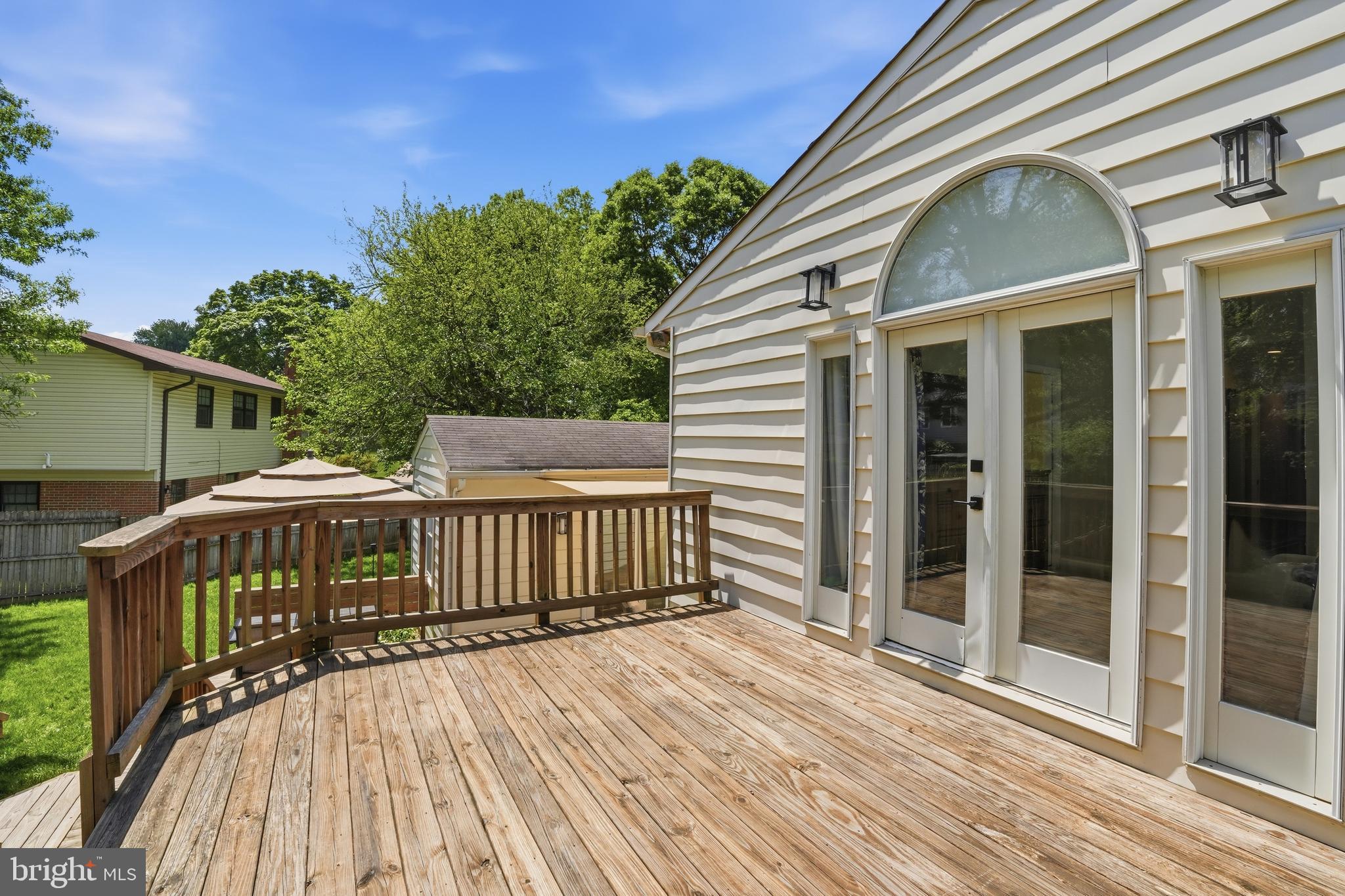 WALNUT HILL - Residential
