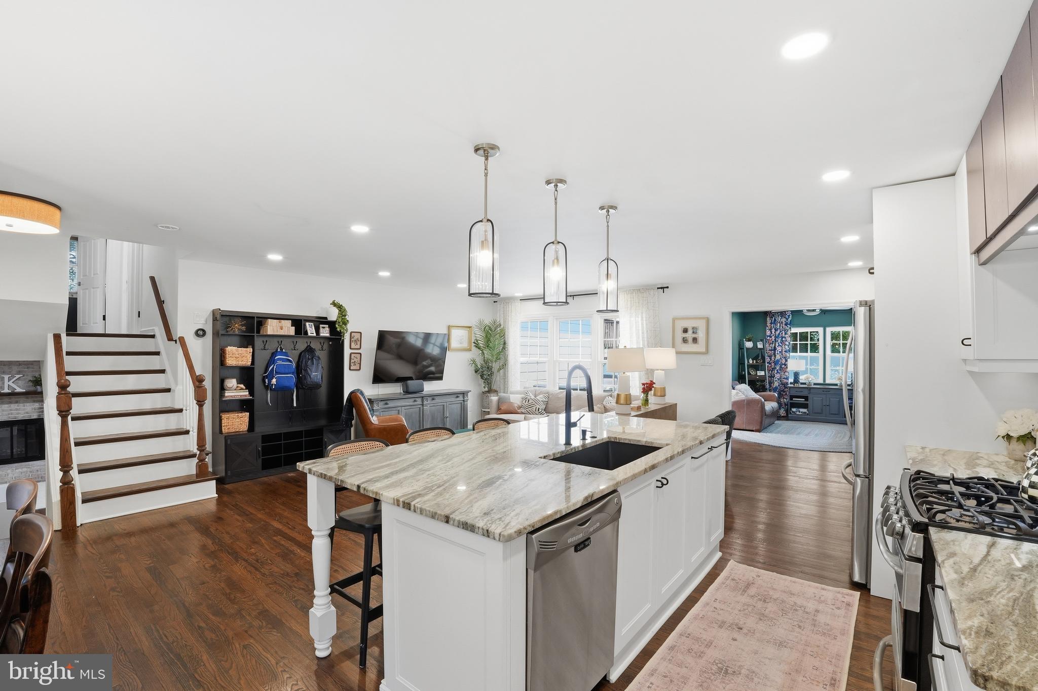 WALNUT HILL - Residential