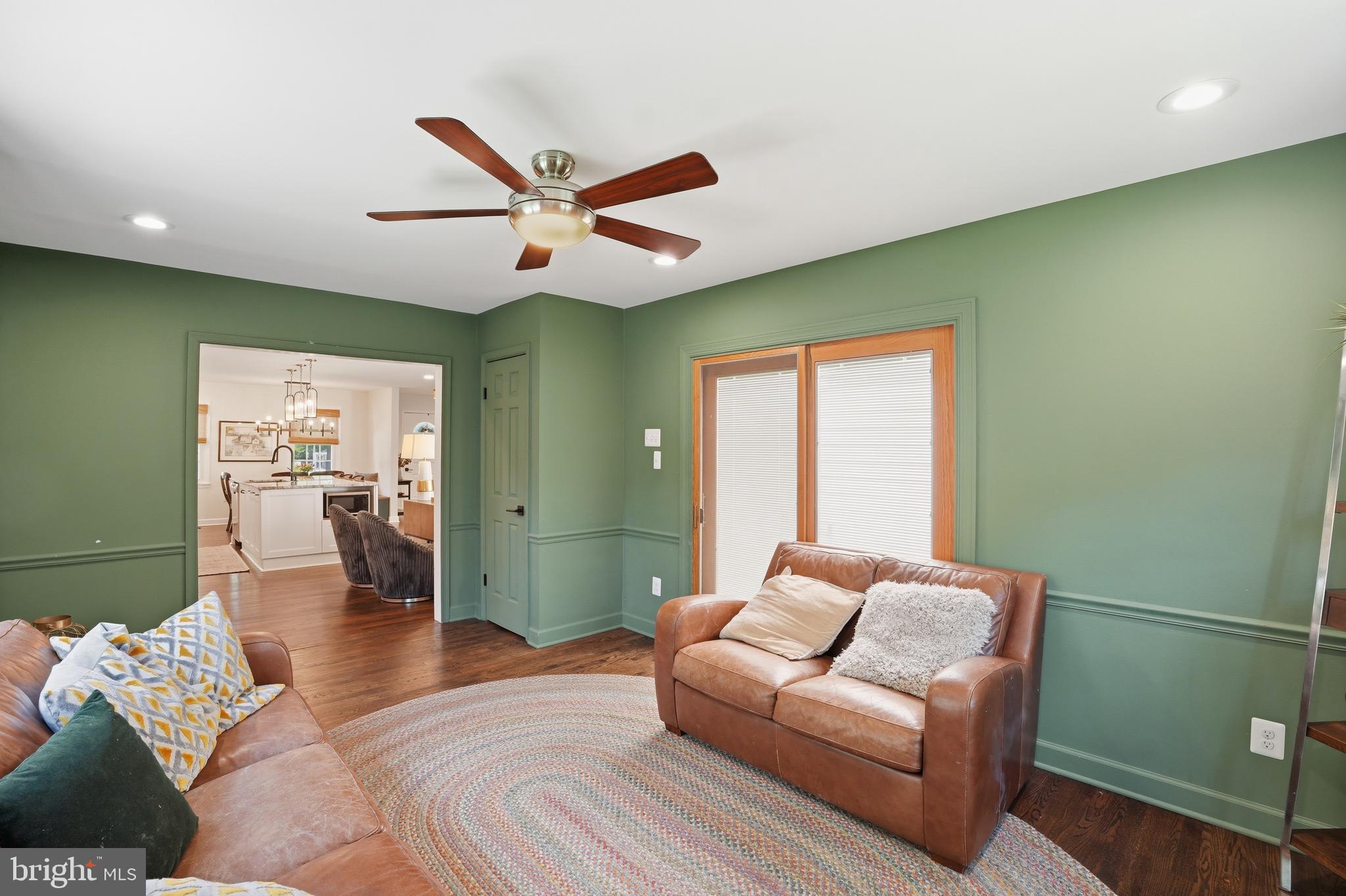WALNUT HILL - Residential
