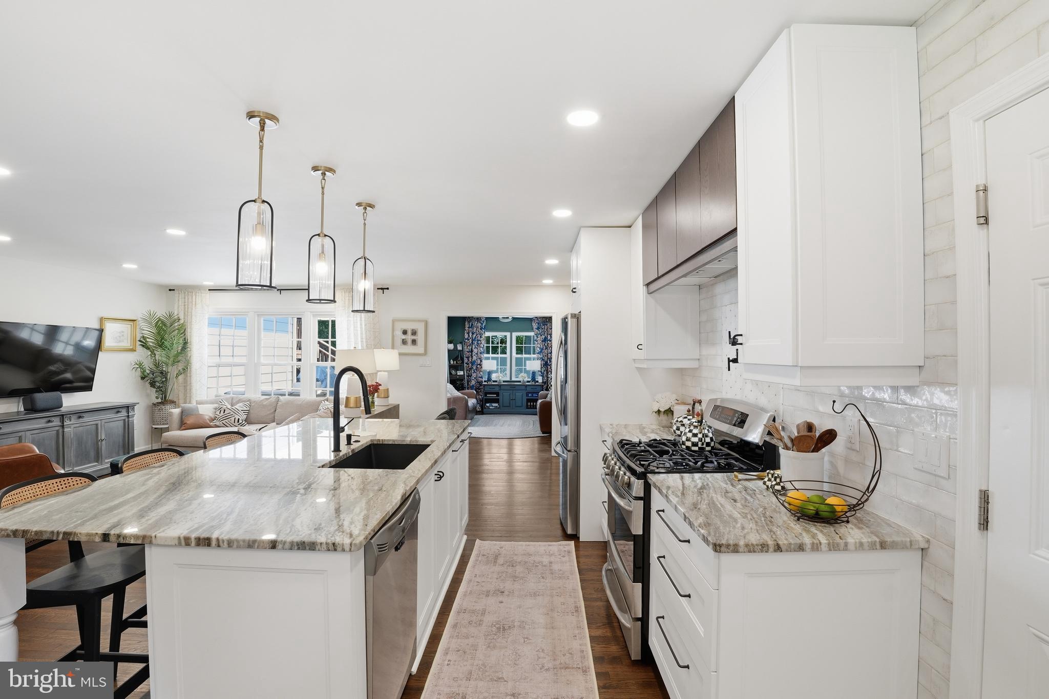 WALNUT HILL - Residential