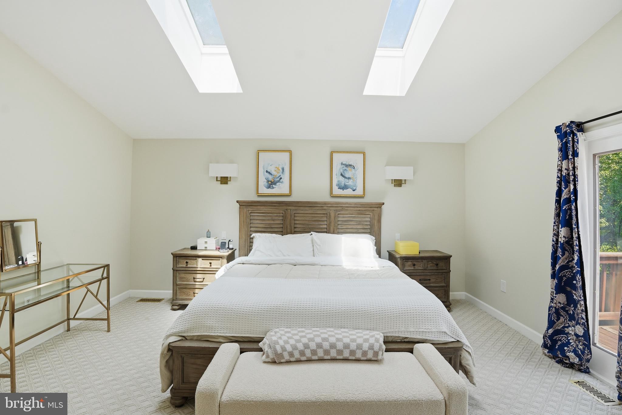 WALNUT HILL - Residential