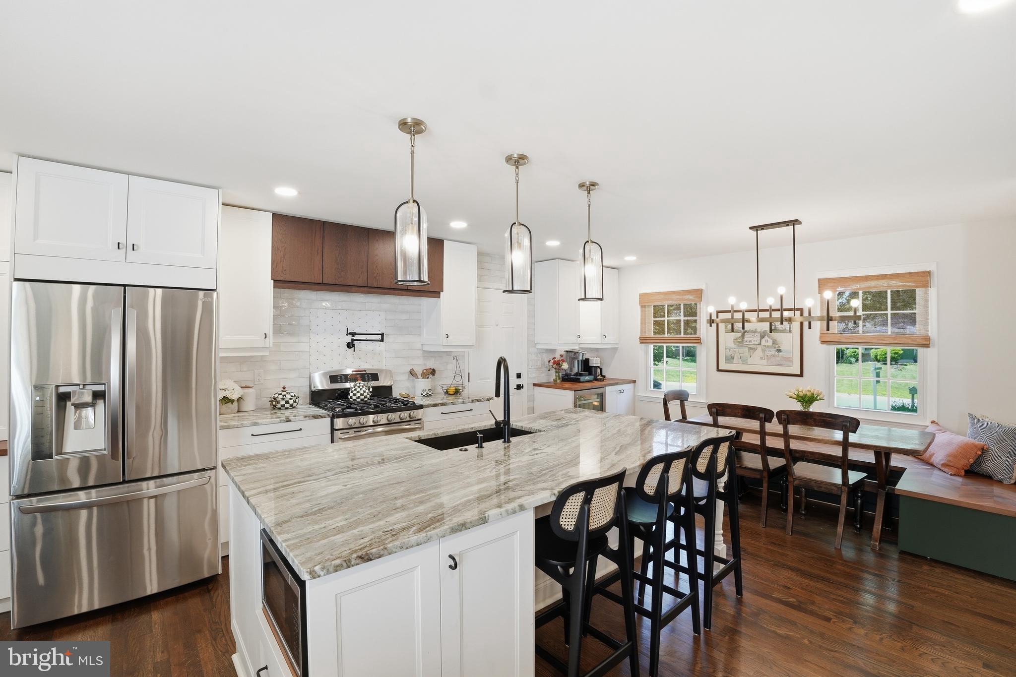 WALNUT HILL - Residential