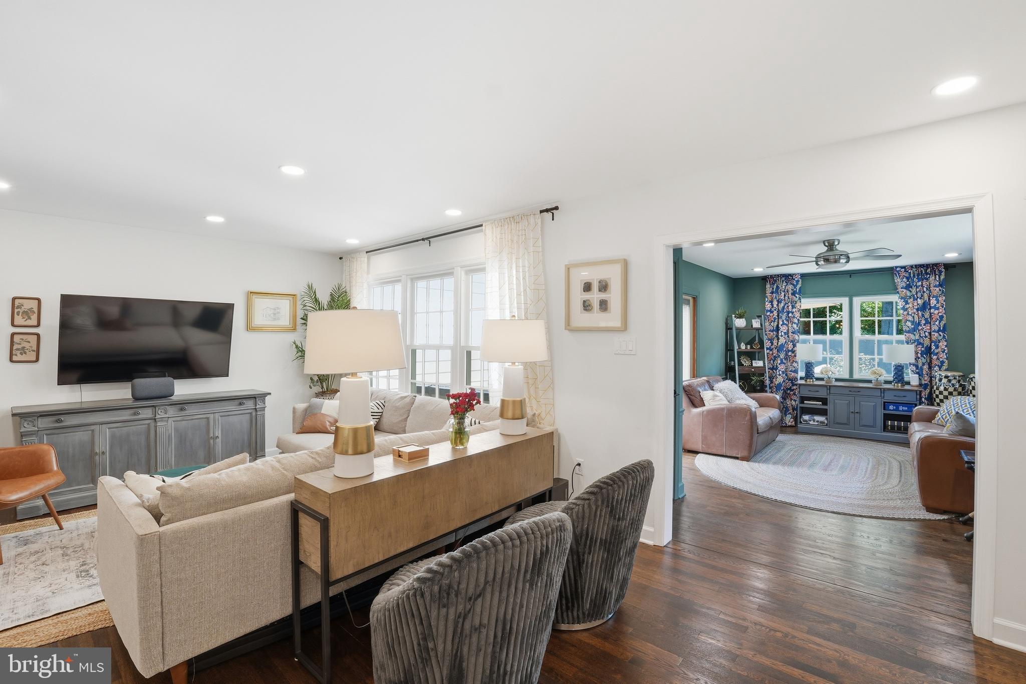WALNUT HILL - Residential