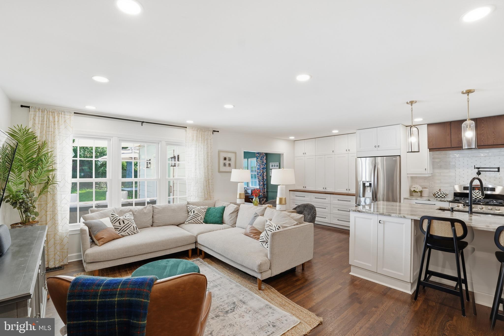 WALNUT HILL - Residential