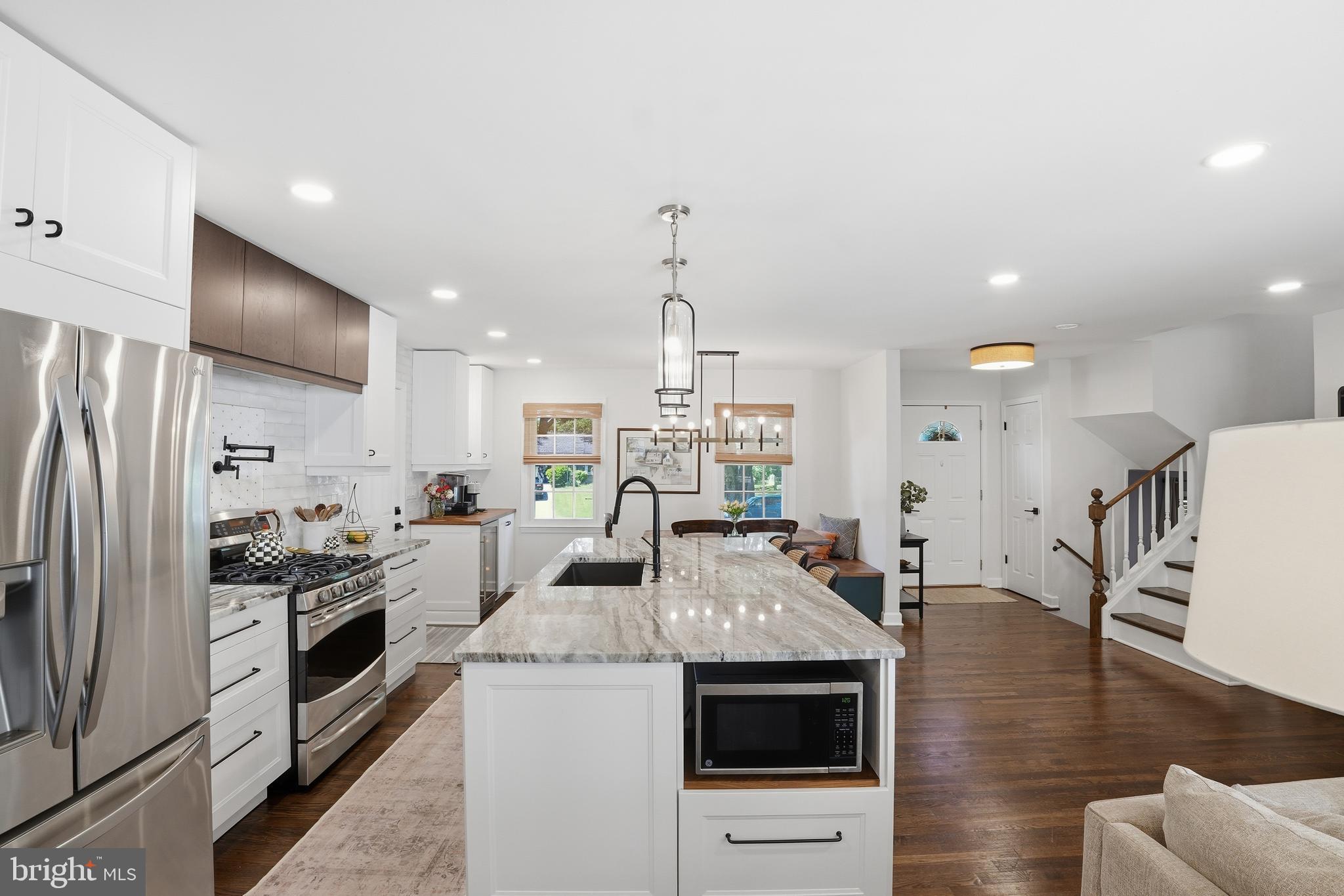 WALNUT HILL - Residential