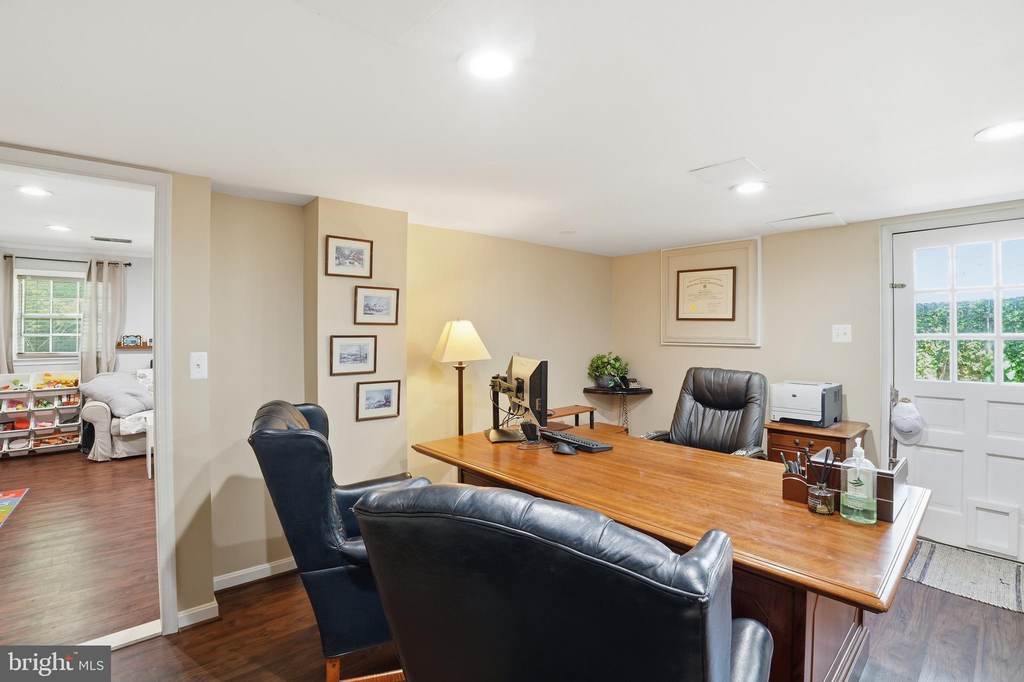 WALNUT HILL - Residential