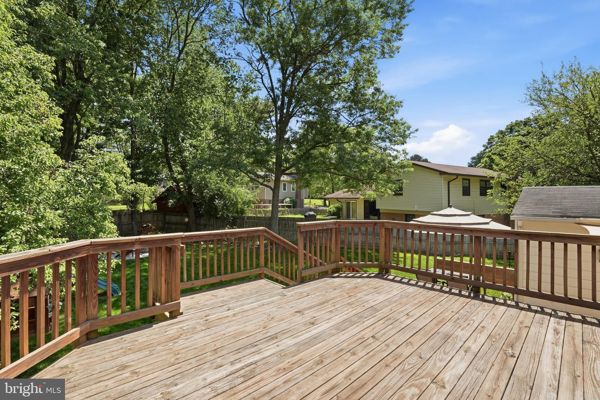 WALNUT HILL - Residential