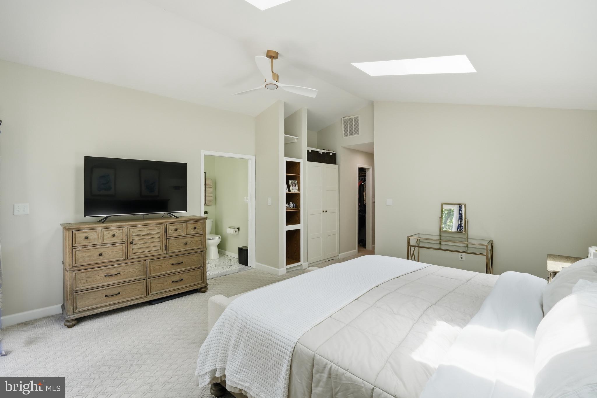 WALNUT HILL - Residential