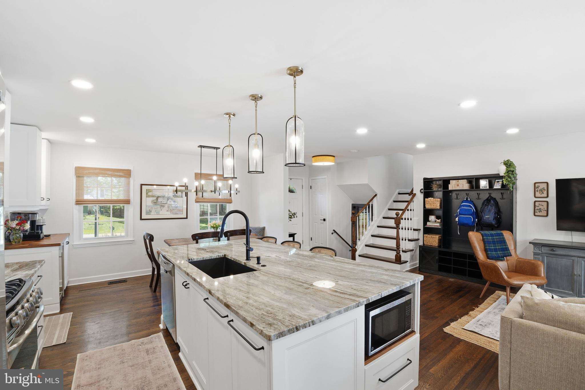 WALNUT HILL - Residential